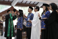 Bupati Harda Kiswaya Serahkan SK, 144 CPNS Sleman Naik Status Jadi PNS