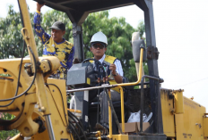 Bupati Ardito Tunjukkan Komitmen Perbaikan Jalan, Tinjau Langsung Ruas Karang Bolong
