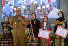 Plt Bupati I Komang Koheri Bersama Ketua GOW Lampung Tengah Hadiri Peringatan Hari Ibu ke-97 