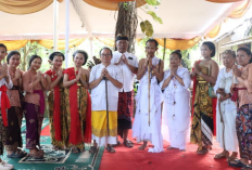 Prosesi Dwijati di Pedepokan Banyu Bening, Wabup Lamteng Sampaikan Pesan Kerukunan Umat
