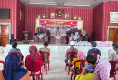 Polres Mesuji Gelar Jumat Curhat dan Bhakti Kepolisian, Bagikan Puluhan Paket Sembako untuk Warga Mulya Agung