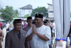 Pemkab Lampung Tengah Gelar Safari Ramadan di Way Pengubuan, Plt. Bupati I Komang Koheri Serahkan Bantuan Sosial