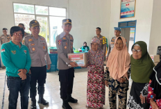 Polres Mesuji Gelar Jumat Curhat di Sri Tanjung, Bagikan Puluhan Paket Sembako