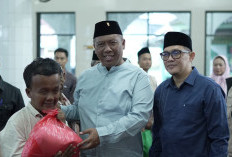 Plt. Bupati Lampung Tengah Gelar Safari Ramadan dan Bagikan Takjil untuk Warga