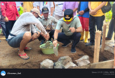 Wali Kota Metro Bersama PDM Metro Lakukan Peletakan Batu Pertama Rumah Layak Huni di Rejomulyo