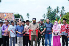 Plt Bupati Lampung Tengah I Komang Koheri Resmikan Jalan Rigid Beton Sidoluhur–Sidomulyo