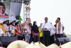 Mentan Amran Hadiri Pesta Rakyat Petani di Pringsewu