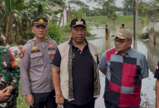 Plt Bupati Lampung Tengah Tinjau Banjir di Kota Gajah, Pastikan Penanganan dan Bantuan Cepat