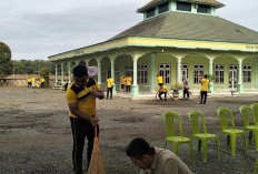 Peduli Kenyamanan Beribadah, Polres Mesuji Gelar Aksi Beli Humanis di Masjid Agung Batin