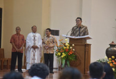 Hadiri Malam Paskah di Gereja St. Petrus dan Paulus Babadan, Wabup Sleman Tekankan Toleransi