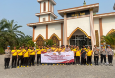 Jaga Kebersihan Lingkungan, Polres Mesuji Gelar Indonesia Asri di Masjid Baitul A'mal