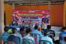  Polres Mesuji Gelar ‘Jumat Curhat’ dan Bagikan 25 Paket Sembako di Balai Desa Wira Jaya