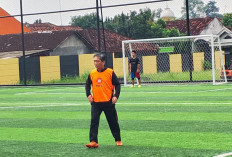 Presiden PKS Almuzzammil Yusuf Buktikan Usia Bukan Halangan untuk Berolahraga