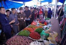 Pastikan Harga Stabil dan Stok Aman di Awal Ramadhan, Bupati Pringsewu Tinjau Pasar Banyumas